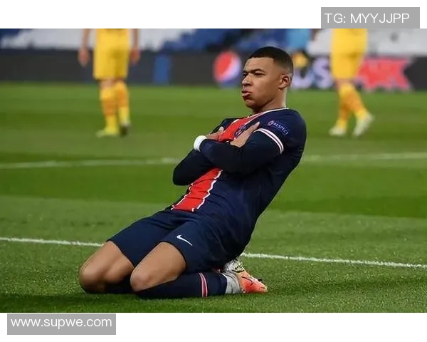 小个子足球球星的闪耀之路:如何突破身高限制成就伟大事业 小个子足球球星的闪耀之路:如何突破身高限制成就伟大事业