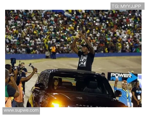 巅峰退役球星再度聚首重燃绿茵梦想见证传奇永不谢幕时刻 巅峰退役球星再度聚首重燃绿茵梦想见证传奇永不谢幕时刻